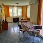 Апартаменты B18