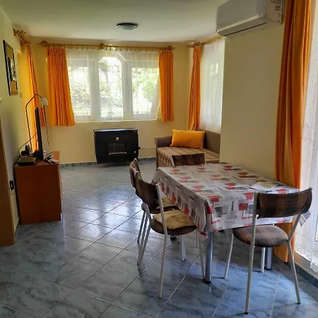 Apartament B18 Apartman