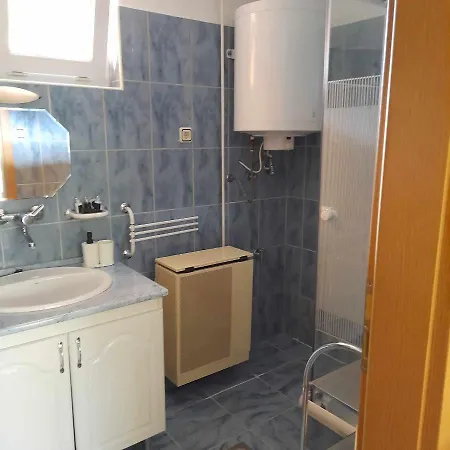 Apartament B18 Apartman *