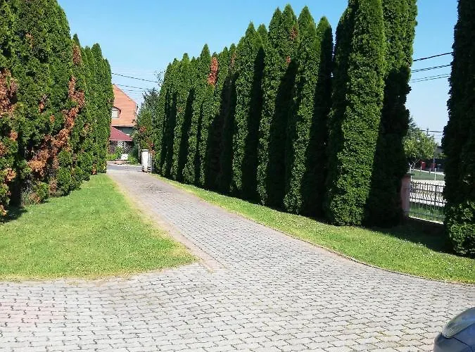 B18 Апартаменты *